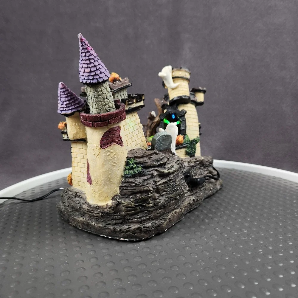 Spookyside‎ Estates Spooky Building Halloween Village House Lighted NO Sound